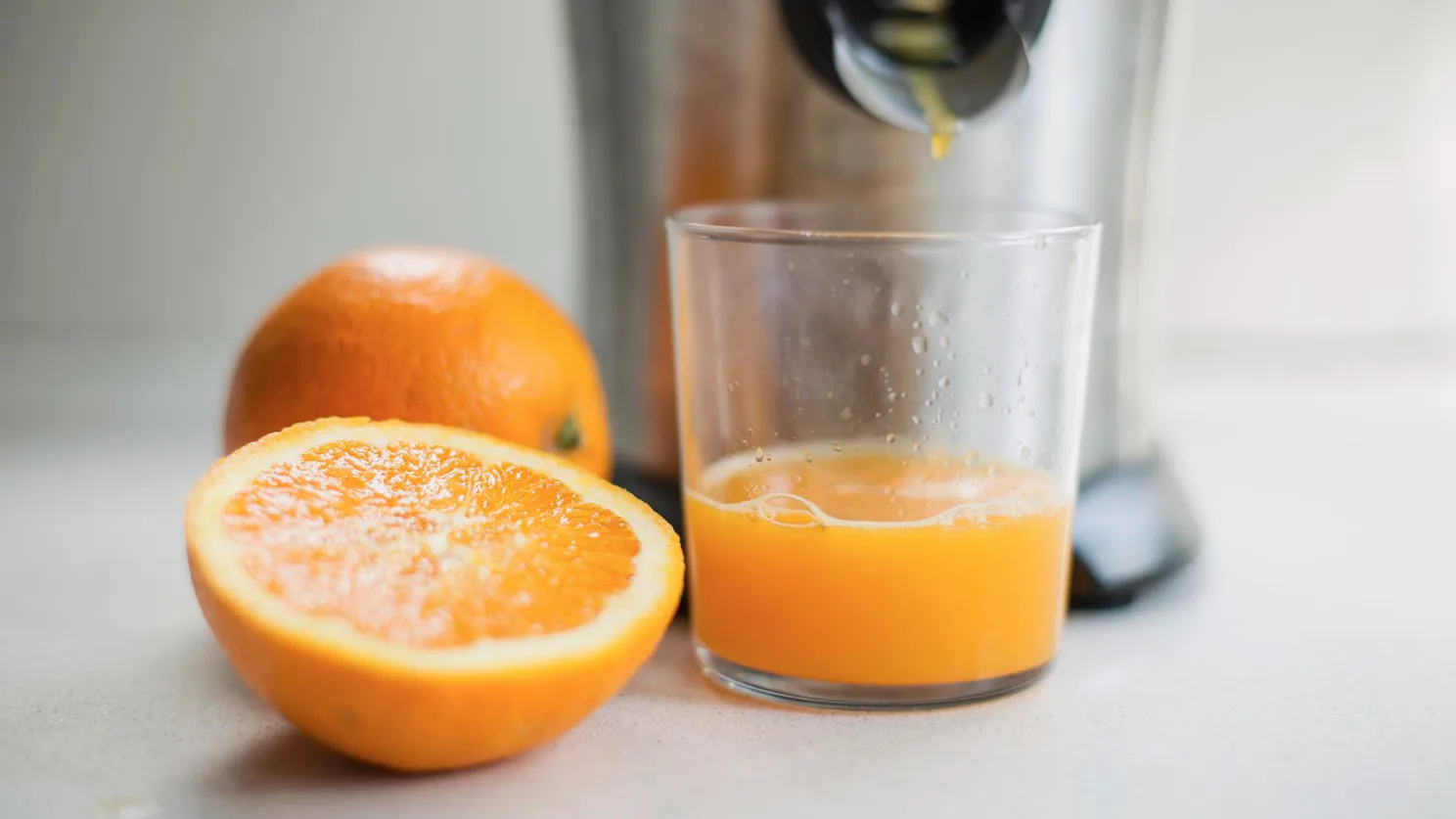 Выжимка апельсинового сока